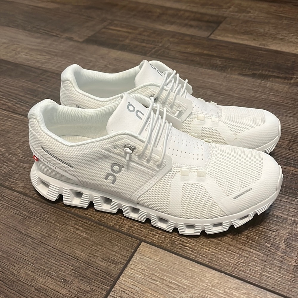 ON Cloud 5 Shoes